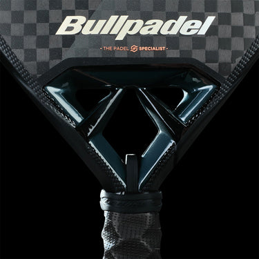 BULLPADEL VERTEX 04 2025 JUAN TELLO (Pala)