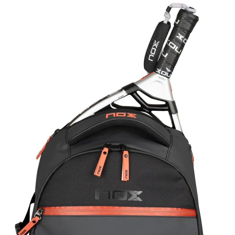 NOX LUXURY Open Series Svart/ Röd 2024 (Ryggsäck) för endast 59,95 € i Padel Market