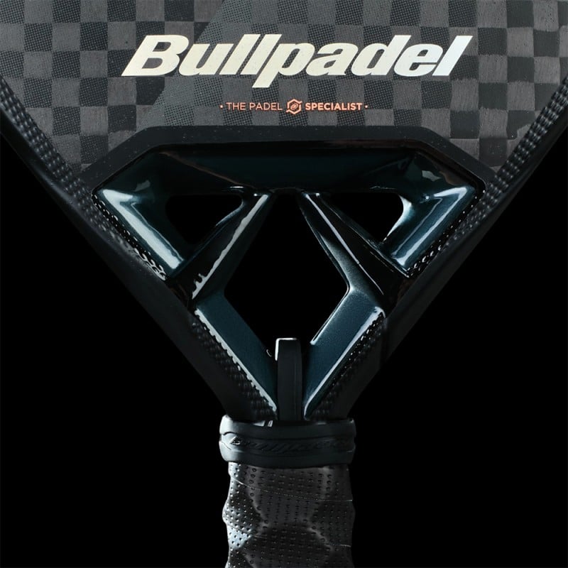 BULLPADEL VERTEX 04 2025 JUAN TELLO (Racchetta) a soli 309,95 € in Padel Market