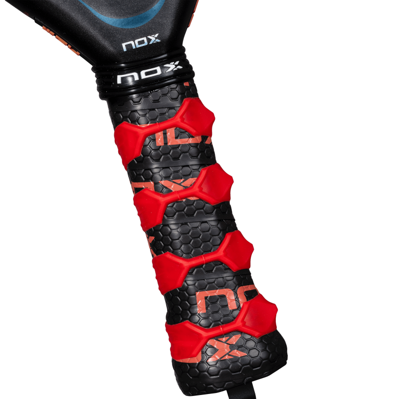 NOX AT10 GENIUS Attack 18K Alum 2025 by AGUSTIN TAPIA ( Racket) at only 339,95 € in Padel Market