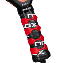 NOX AT10 GENIUS Attack 12K 2025 di AGUSTIN TAPIA (Racchetta) a soli 339,95 € in Padel Market