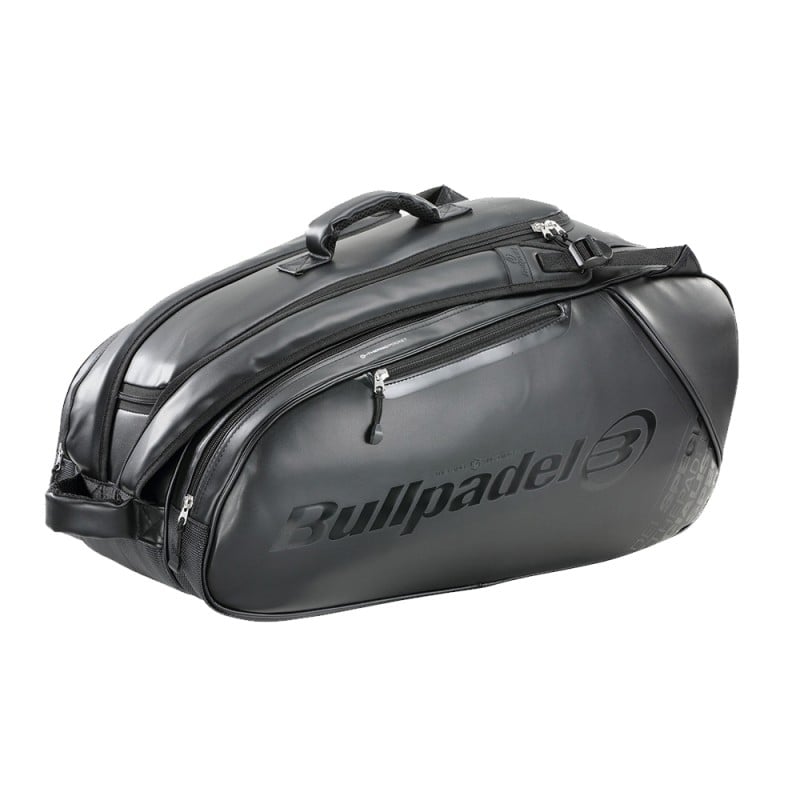 BULLPADEL BPP-24016 CASUAL BLACK 2024 (RACKET BAG) at only 69,99 € in Padel Market
