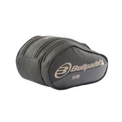 BULLPADEL BPP-24008 FLOW Black/Gold 2024 ALEJANDRA SALAZAR (Toilet bag) at only 11,95 € in Padel Market