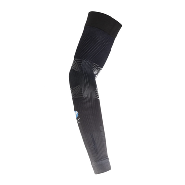 FLOKY NO-STRAIN Black AGUSTIN TAPIA (Manguito)