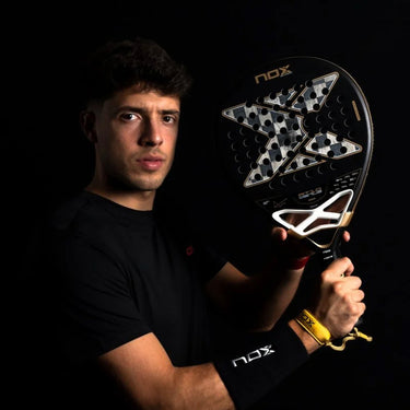 NOX AT10 GENIUS 18K Alum 2026 by AGUSTIN TAPIA (Raquete)